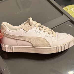 Puma Classic White and Tan Golf Sneakers.